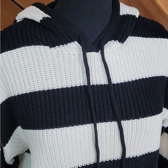 NWT Macy’s Style & Co Plus Size Striped Ribbed Hoodie Sweater Black/White 1X - Picture 2 of 5
